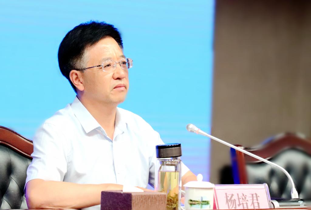 我校召开干部教师大会宣布校长任免决定-宁夏大学